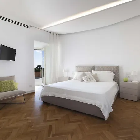 - Hermes Villa Sant'Agata sui due Golfi